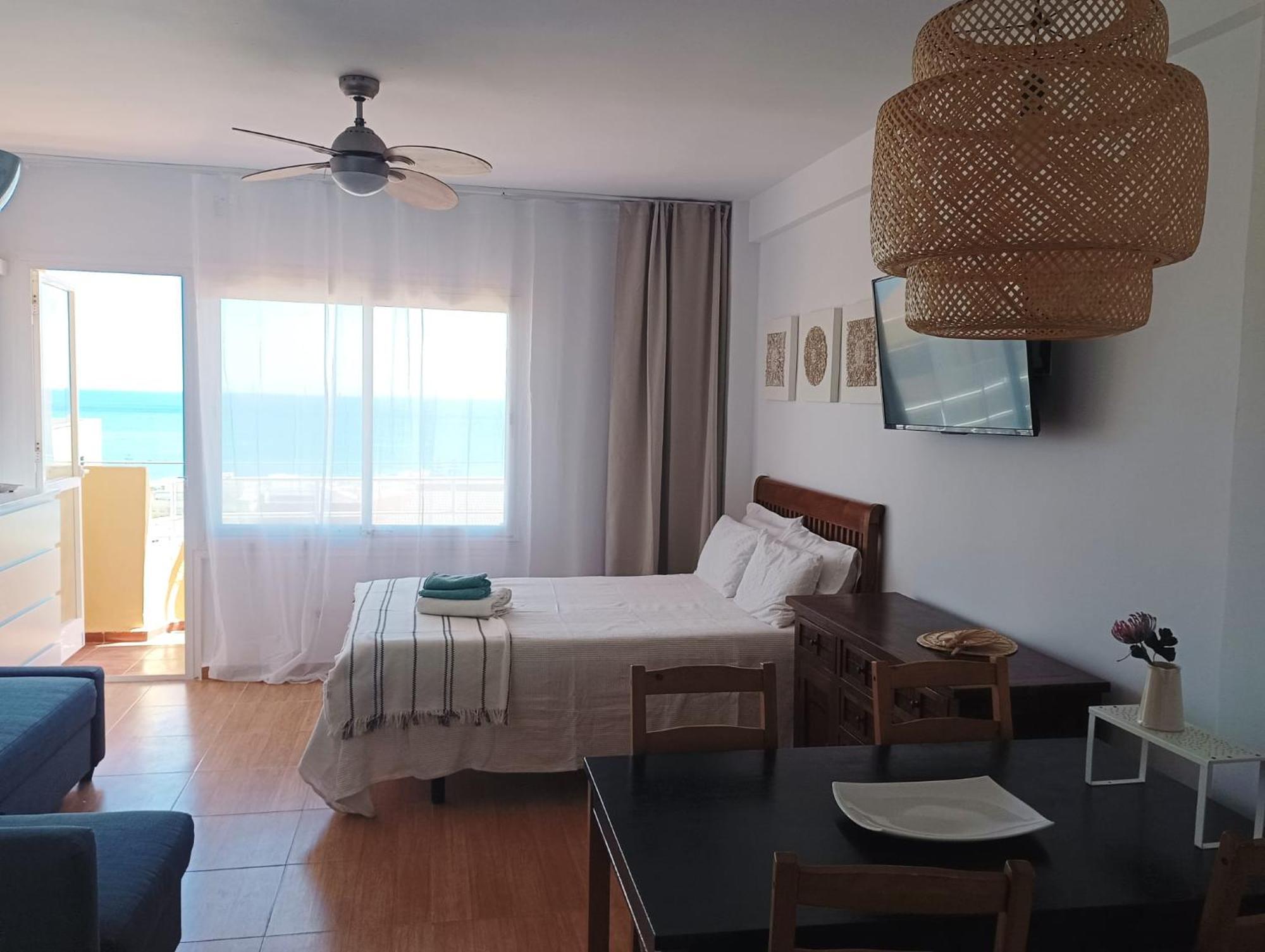 Club Bellavista - Apartamento Con Vistas Al Mar Torremolinos Luaran gambar