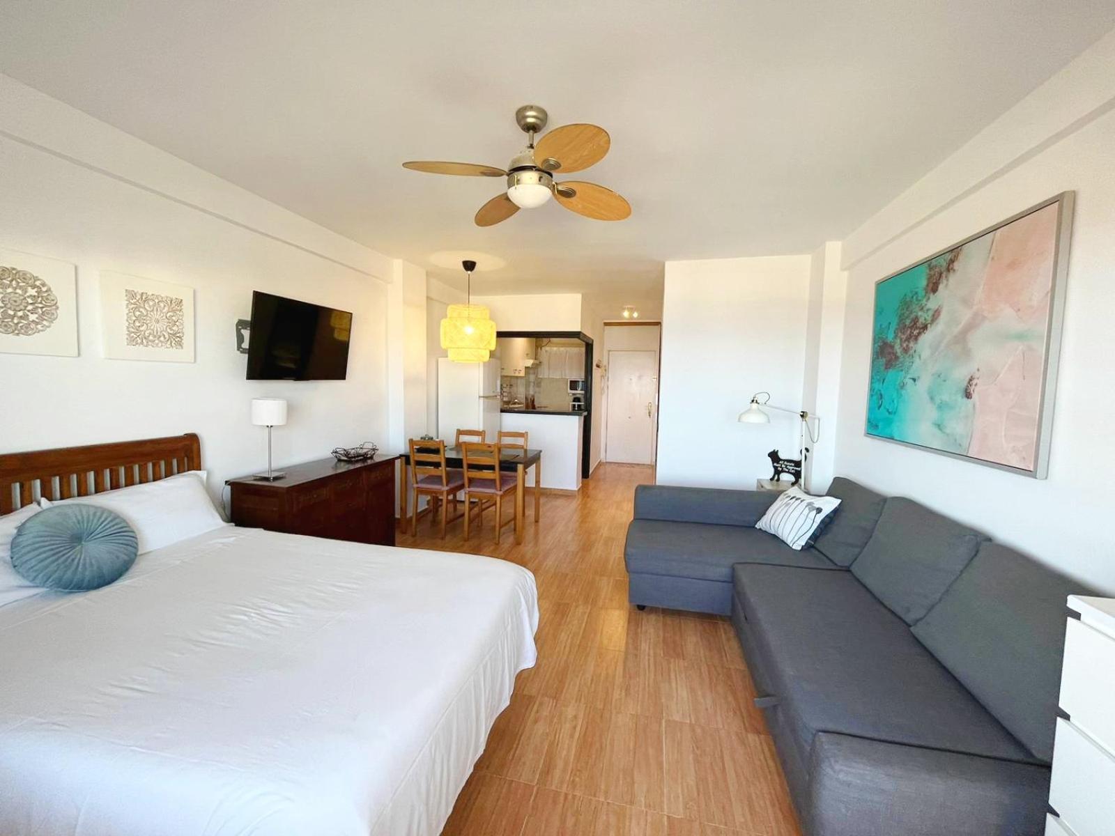 Club Bellavista - Apartamento Con Vistas Al Mar Torremolinos Luaran gambar